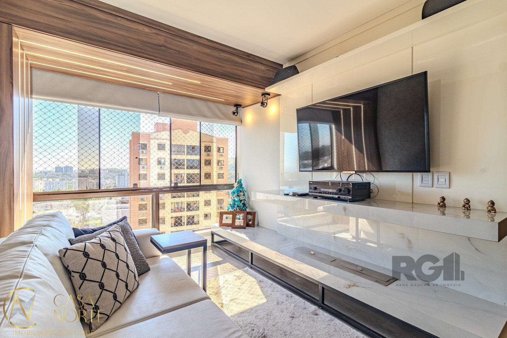 Apartamento à venda com 2 quartos, 57m², 1 vaga, Avenida Protásio Alves no bairro Petrópolis em Porto Alegre