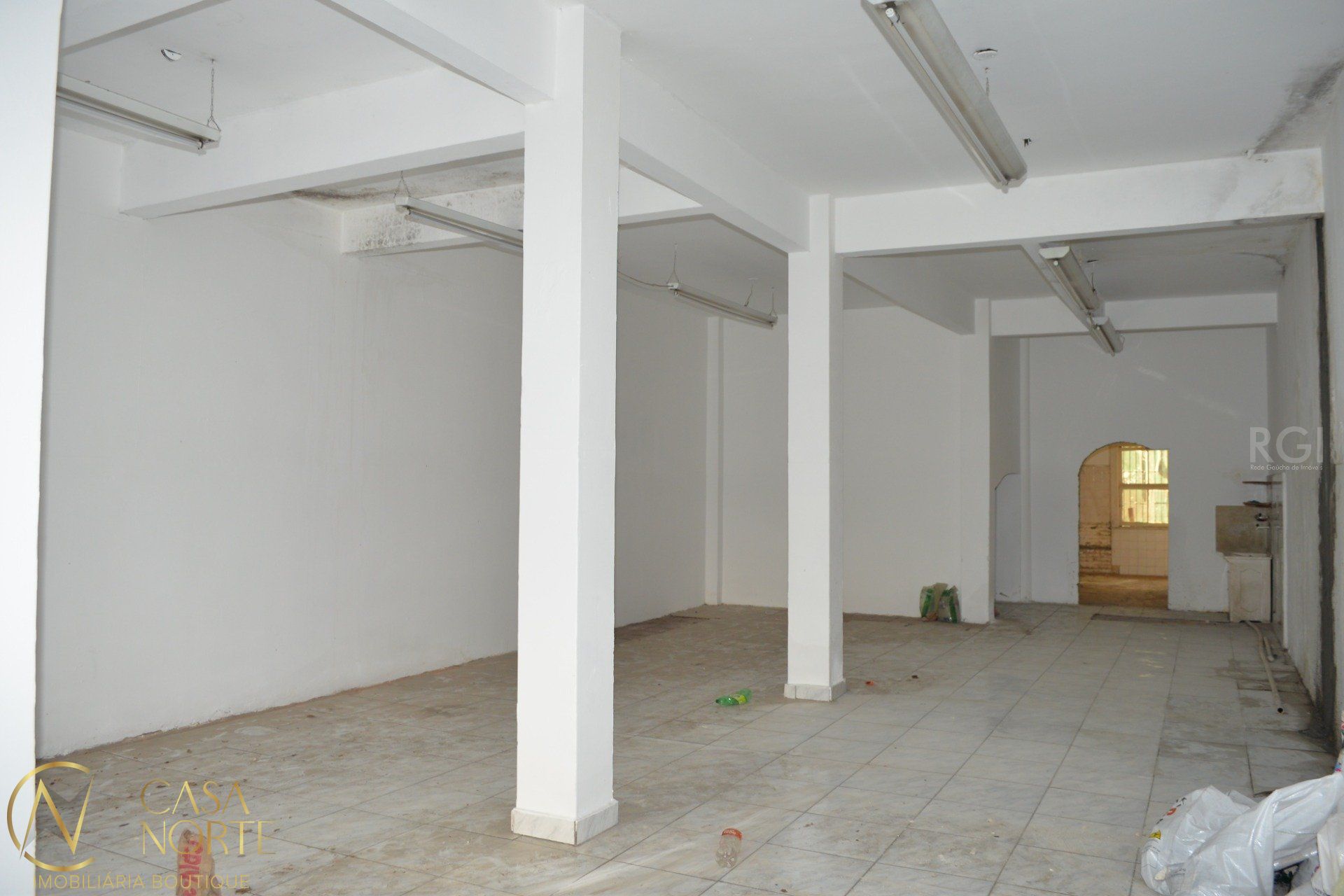 Prédio Residencial à venda com 7 quartos, 470m², Avenida Cristóvão Colombo no bairro São João em Porto Alegre