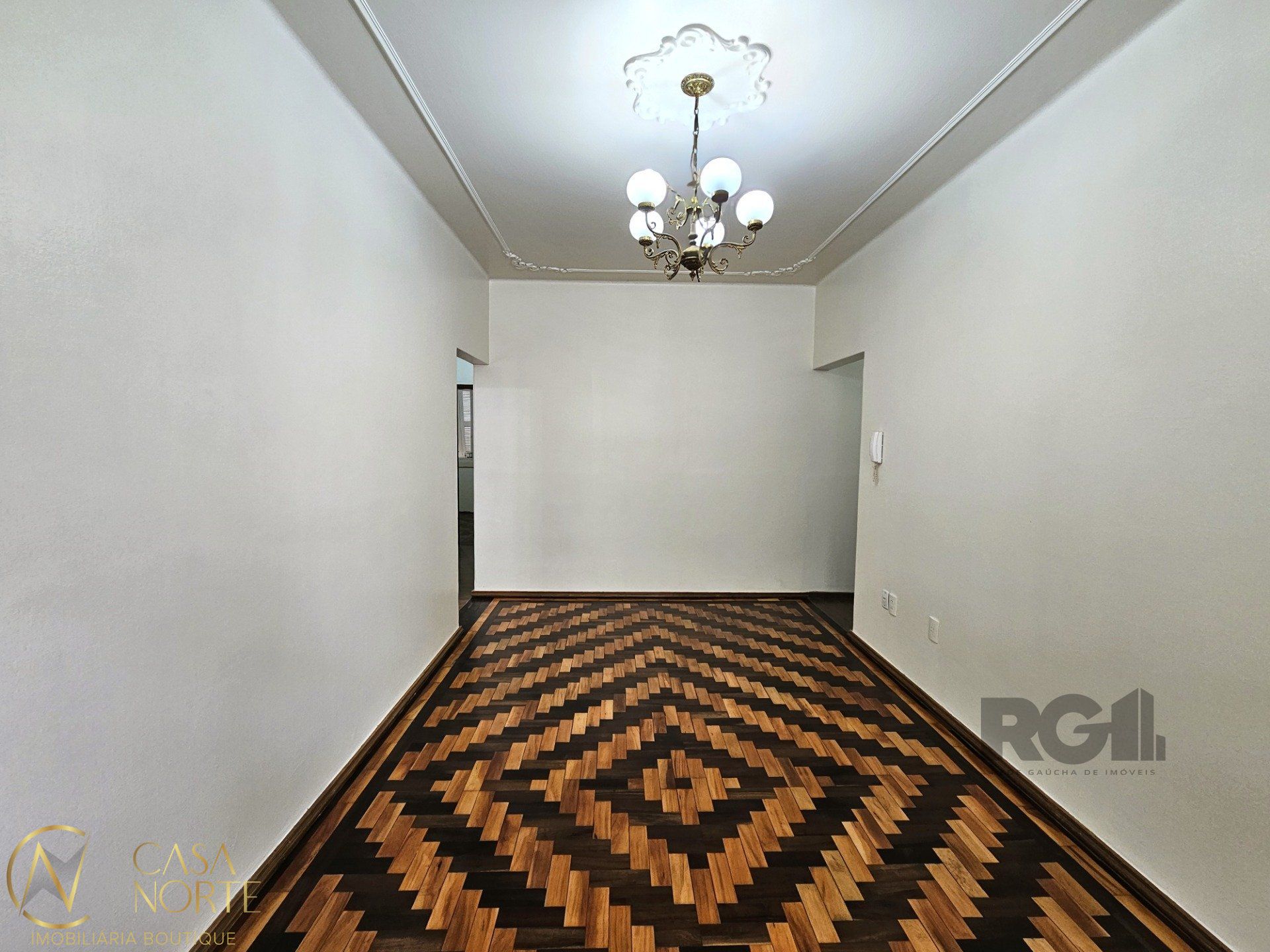 Apartamento à venda com 2 quartos, 52m², Avenida Guido Mondin no bairro São Geraldo em Porto Alegre