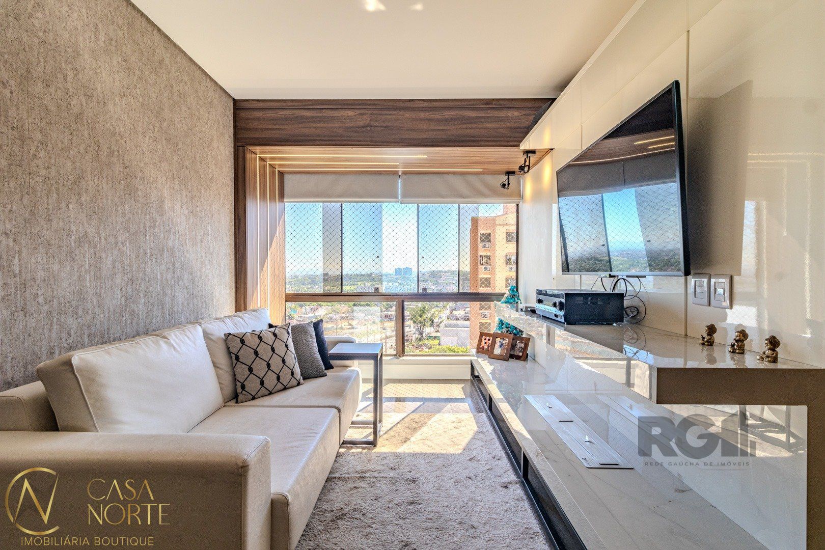 Apartamento à venda com 2 quartos, 57m², 1 vaga, Avenida Protásio Alves no bairro Petrópolis em Porto Alegre