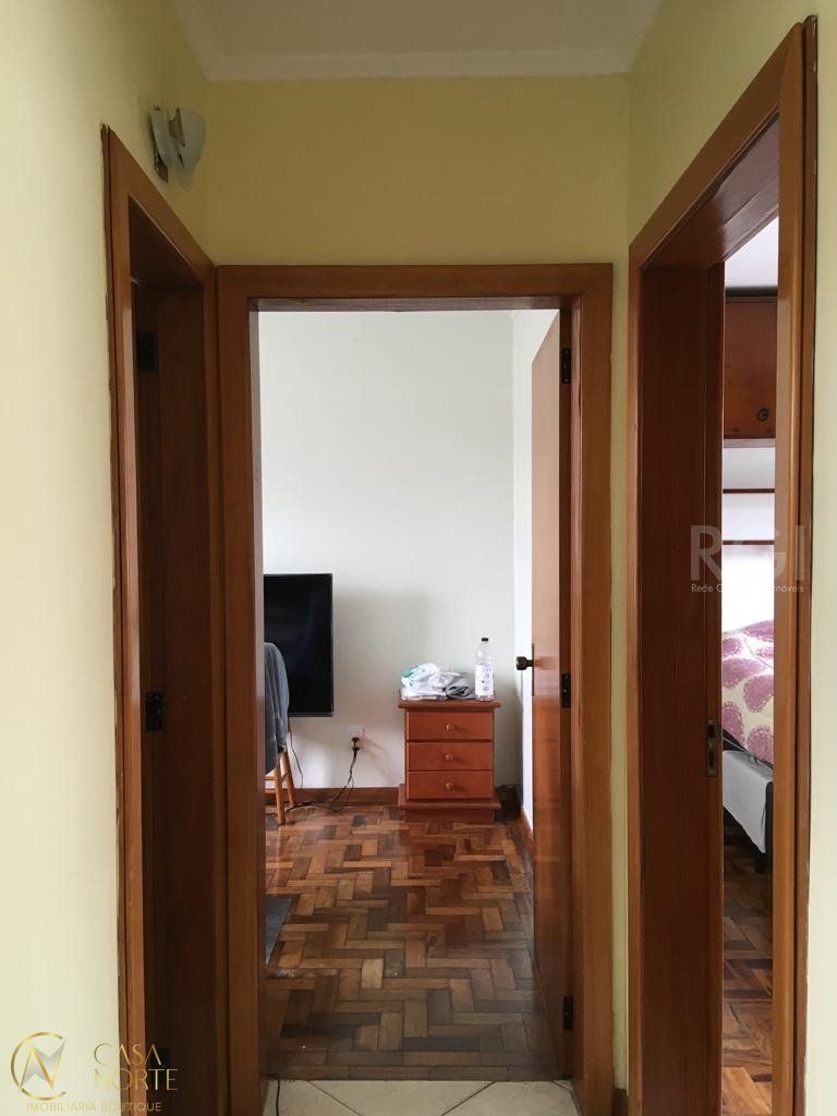 Apartamento à venda com 2 quartos, 49m², 1 vaga, Rua Franklin no bairro Jardim Sabará em Porto Alegre