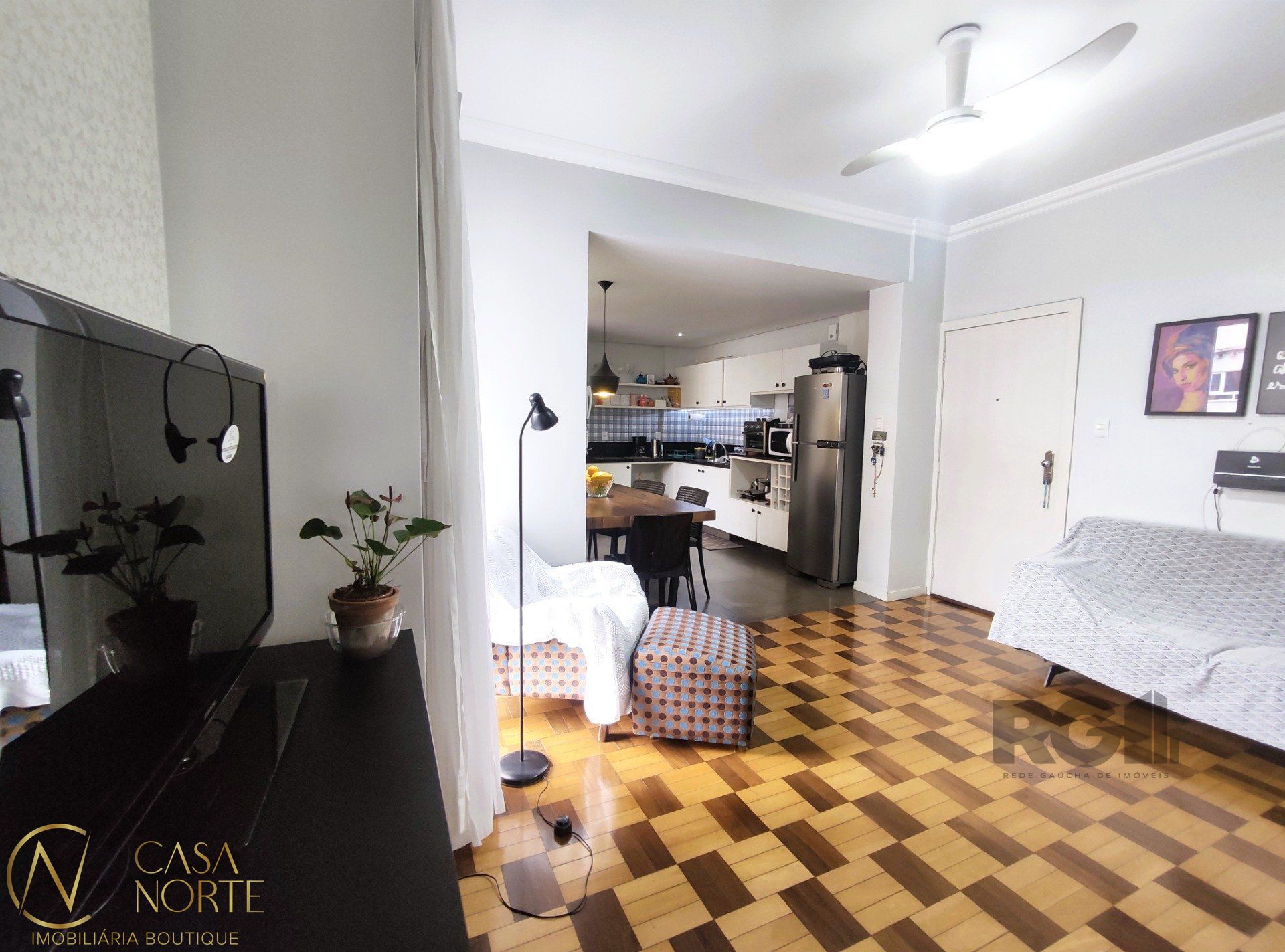 Apartamento à venda com 2 quartos, 58m², 1 vaga, Rua Duque de Caxias no bairro Centro Histórico em Porto Alegre