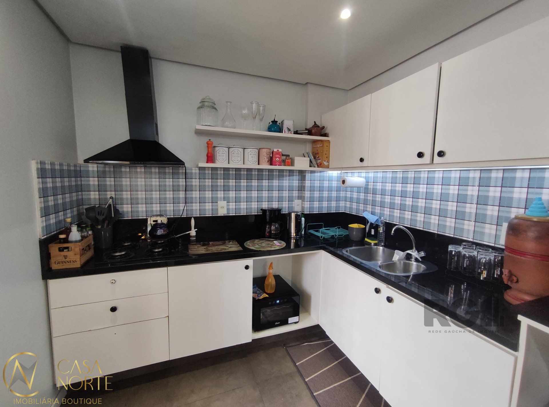 Apartamento à venda com 2 quartos, 58m², 1 vaga, Rua Duque de Caxias no bairro Centro Histórico em Porto Alegre