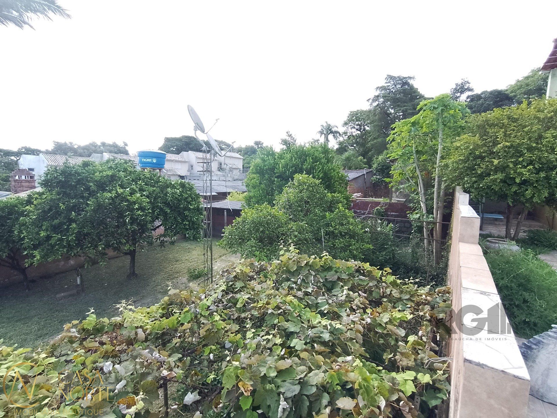 Terreno à venda  com 540m², Rua dos Guananas no bairro Espírito Santo em Porto Alegre