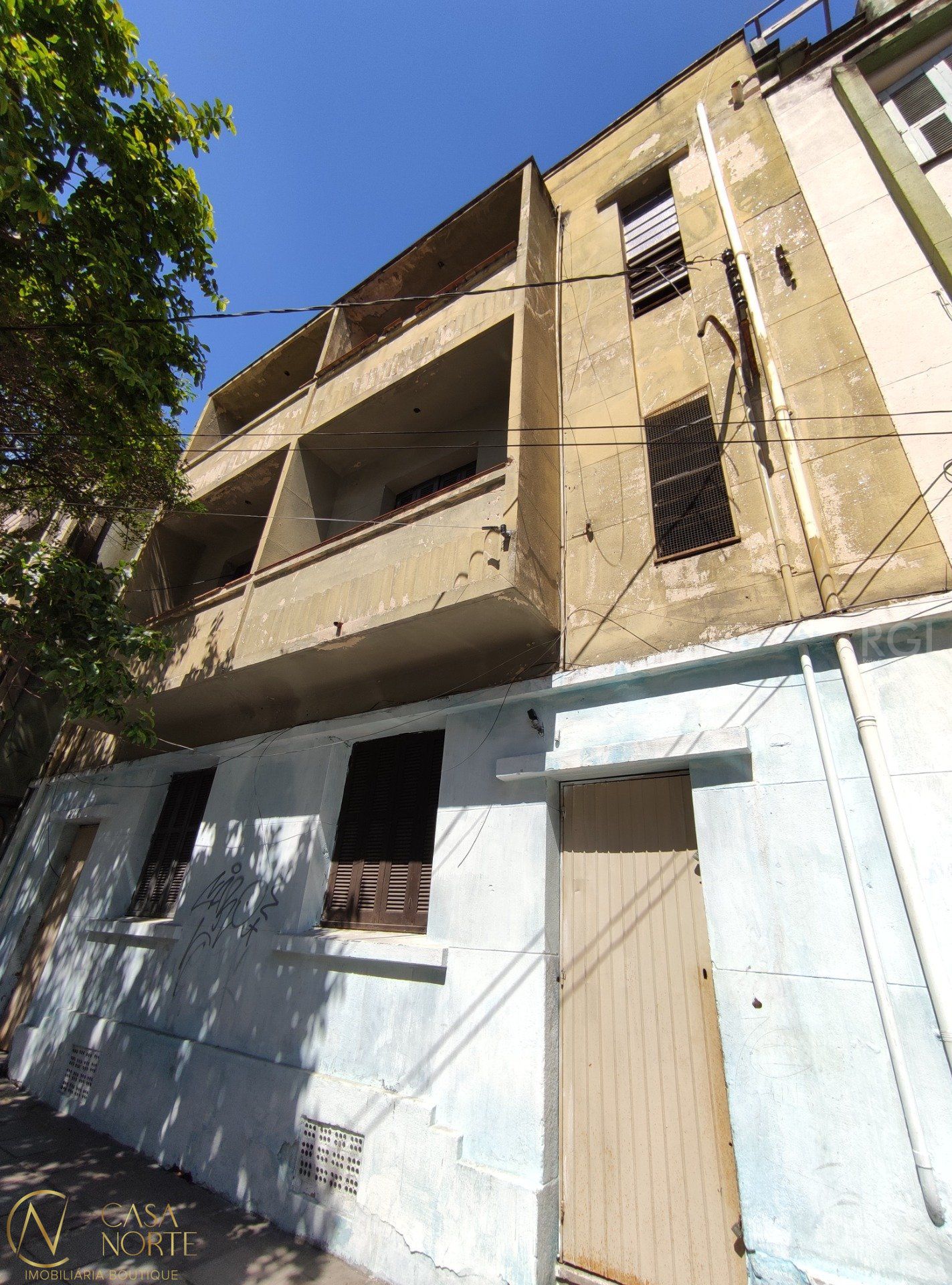 Terreno à venda  com 350m², Avenida Desembargador Andre da Rocha no bairro Centro Histórico em Porto Alegre