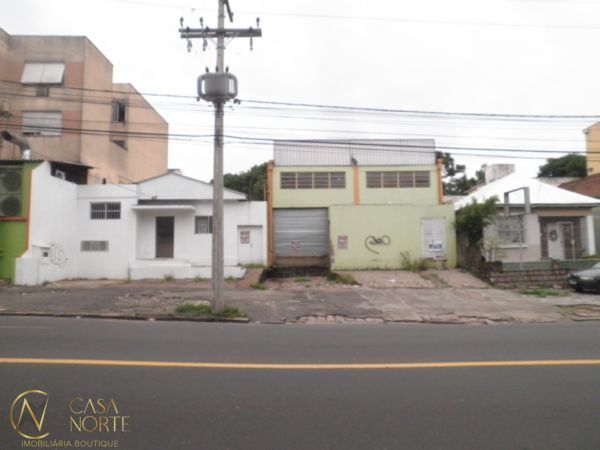 Terreno à venda  com 350m², 4 vagas, Avenida do Forte no bairro Vila Ipiranga em Porto Alegre