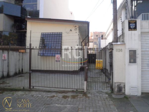 Terreno à venda  com 252m², Rua Dona Eugenia no bairro Santa Cecília em Porto Alegre