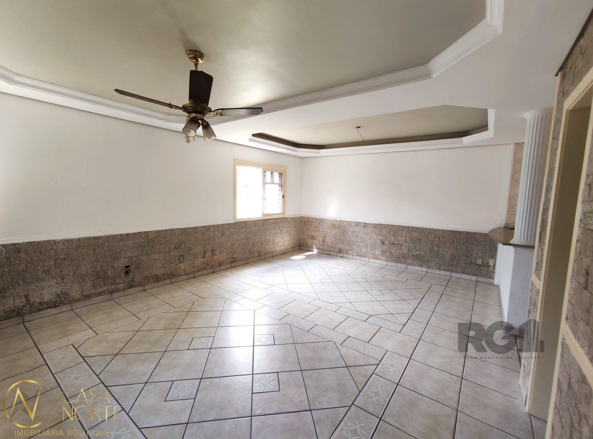Casa de Condomínio à venda com 3 quartos, 114m², 1 suíte, 2 vagas, Avenida Bento Gonçalves no bairro Agronomia em Porto Alegre