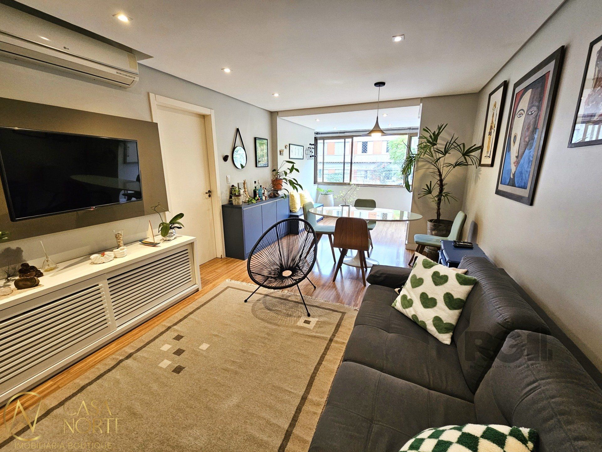 Apartamento à venda com 2 quartos, 84m², 1 suíte, 1 vaga, Rua Carazinho no bairro Petrópolis em Porto Alegre