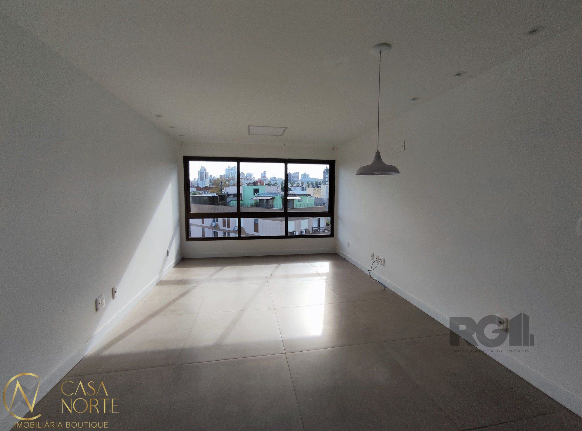 Apartamento à venda com 2 quartos, 79m², 2 suítes, 2 vagas, Rua Guararapes no bairro Petrópolis em Porto Alegre