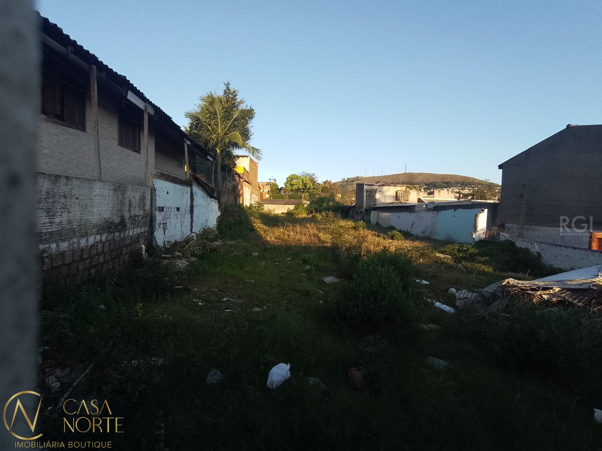 Terreno à venda  com 682m², Rua Barao do Amazonas no bairro Partenon em Porto Alegre