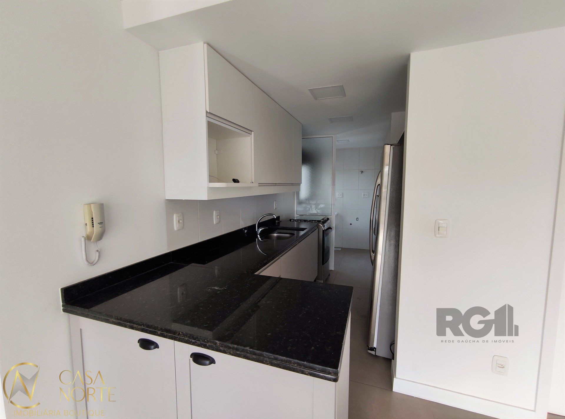 Apartamento à venda com 2 quartos, 79m², 2 suítes, 2 vagas, Rua Guararapes no bairro Petrópolis em Porto Alegre