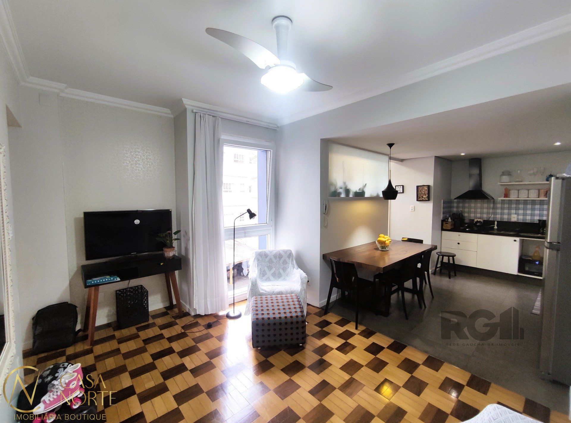 Apartamento à venda com 2 quartos, 58m², 1 vaga, Rua Duque de Caxias no bairro Centro Histórico em Porto Alegre