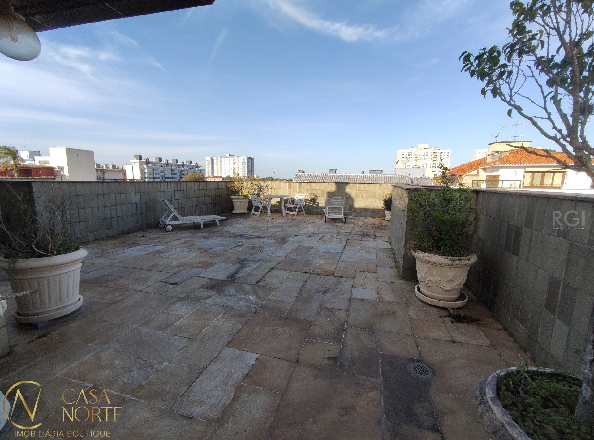 Cobertura à venda com 3 quartos, 354m², 1 suíte, 3 vagas, Avenida Panamericana no bairro Jardim Lindóia em Porto Alegre