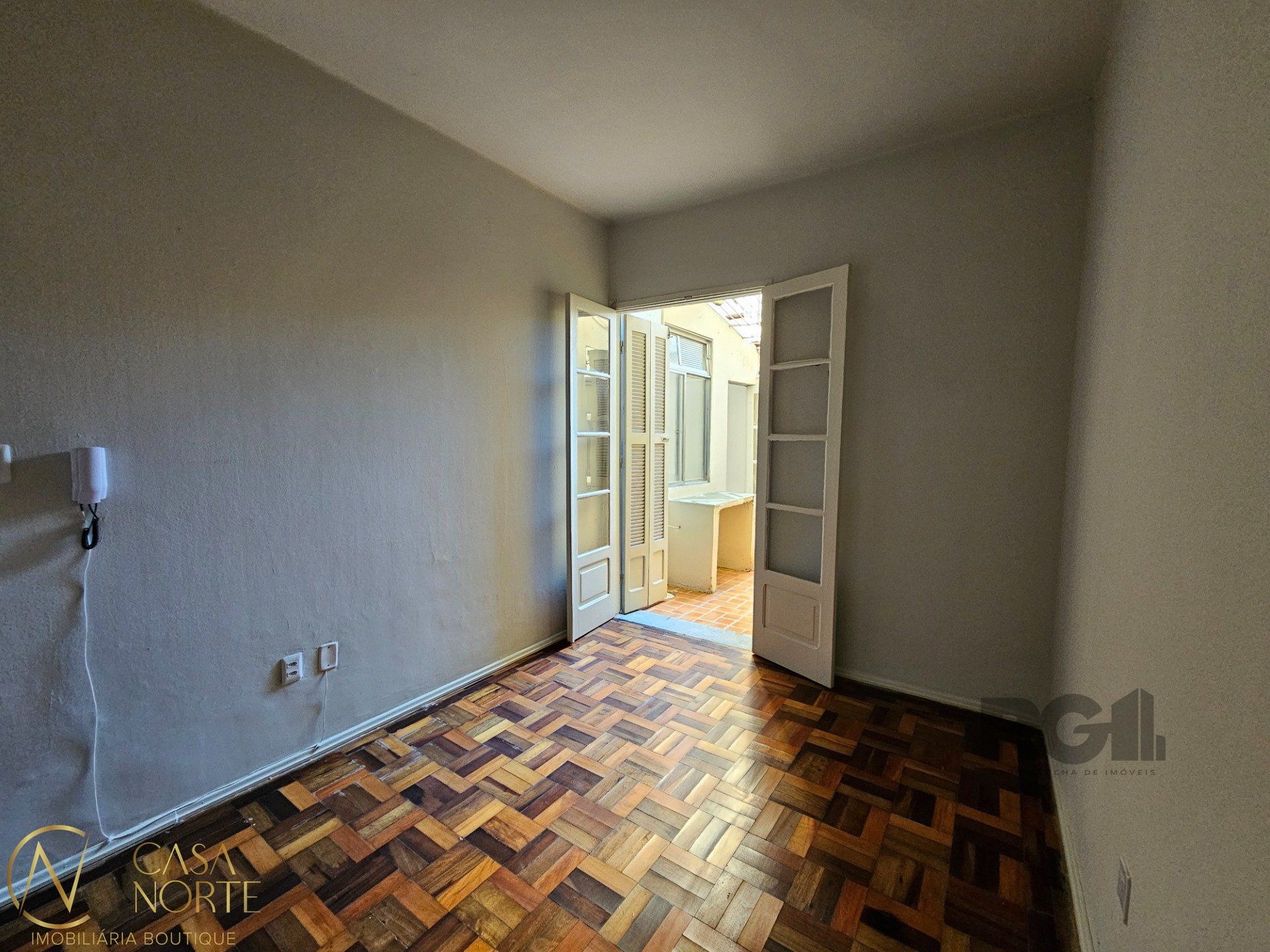 Apartamento à venda com 2 quartos, 69m², Travessa do Carmo no bairro Cidade Baixa em Porto Alegre