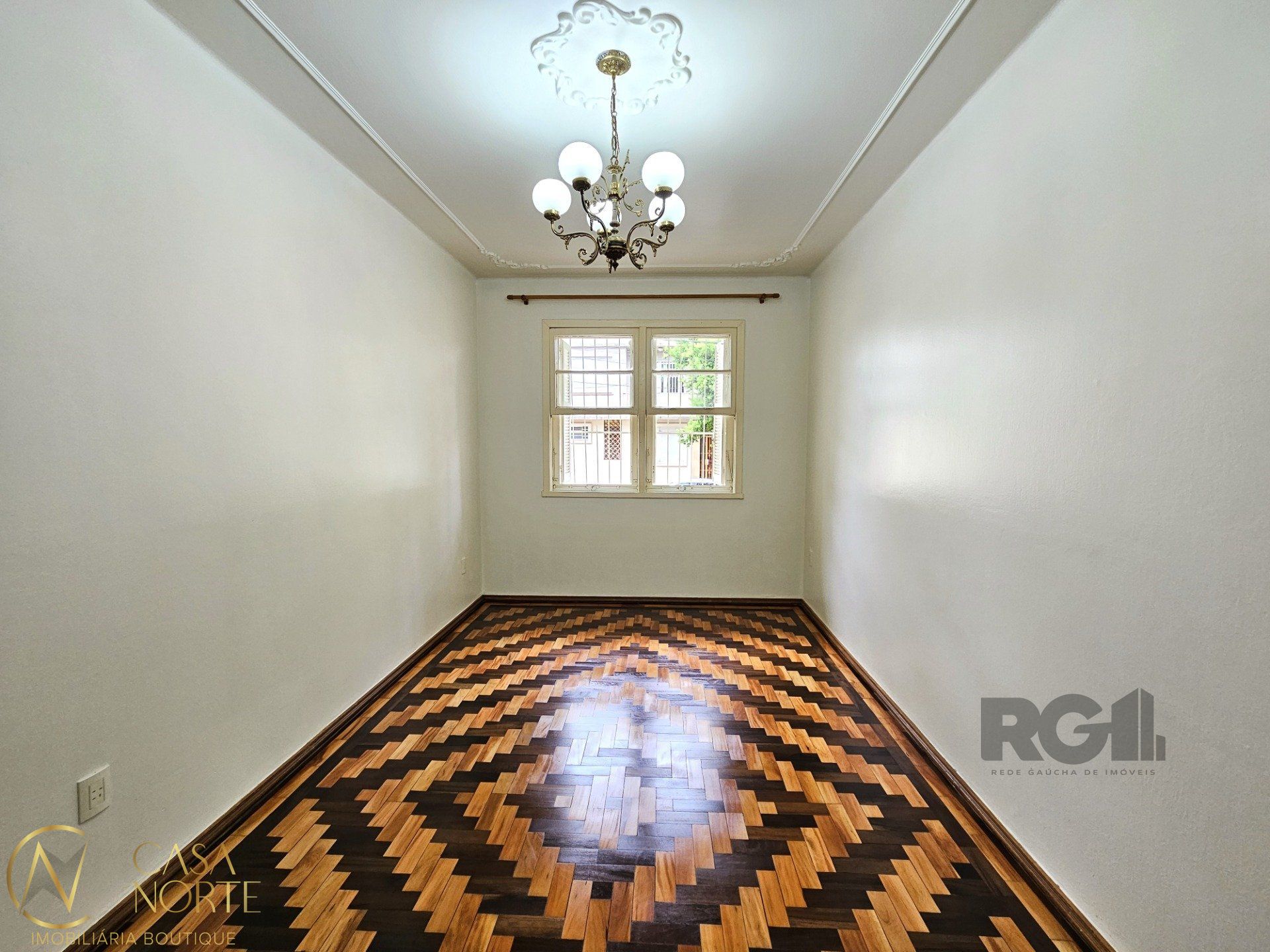Apartamento à venda com 2 quartos, 52m², Avenida Guido Mondin no bairro São Geraldo em Porto Alegre