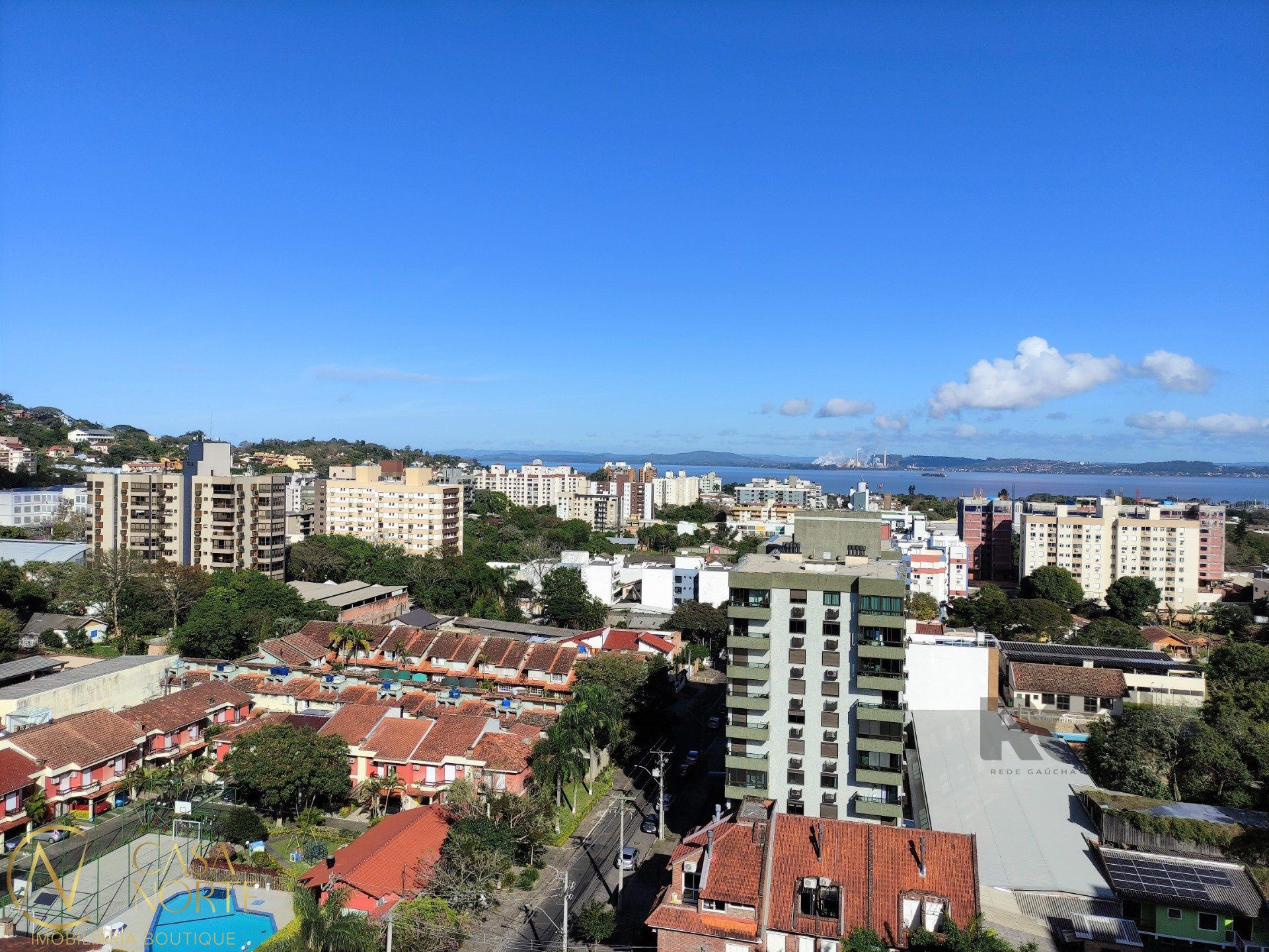 Cobertura à venda com 3 quartos, 187m², 1 suíte, 2 vagas, Rua Doutor Armando Barbedo no bairro Tristeza em Porto Alegre