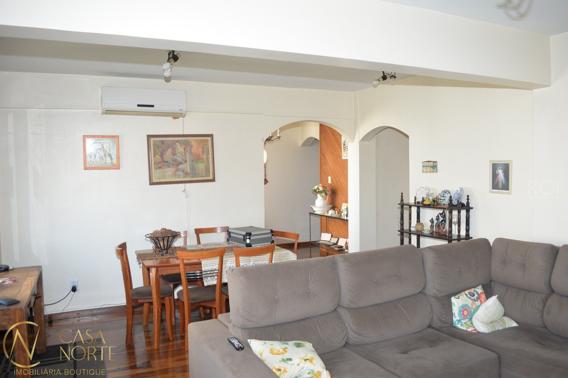 Apartamento à venda com 3 quartos, 120m², 1 suíte, 1 vaga, Rua Jatai no bairro Cristal em Porto Alegre