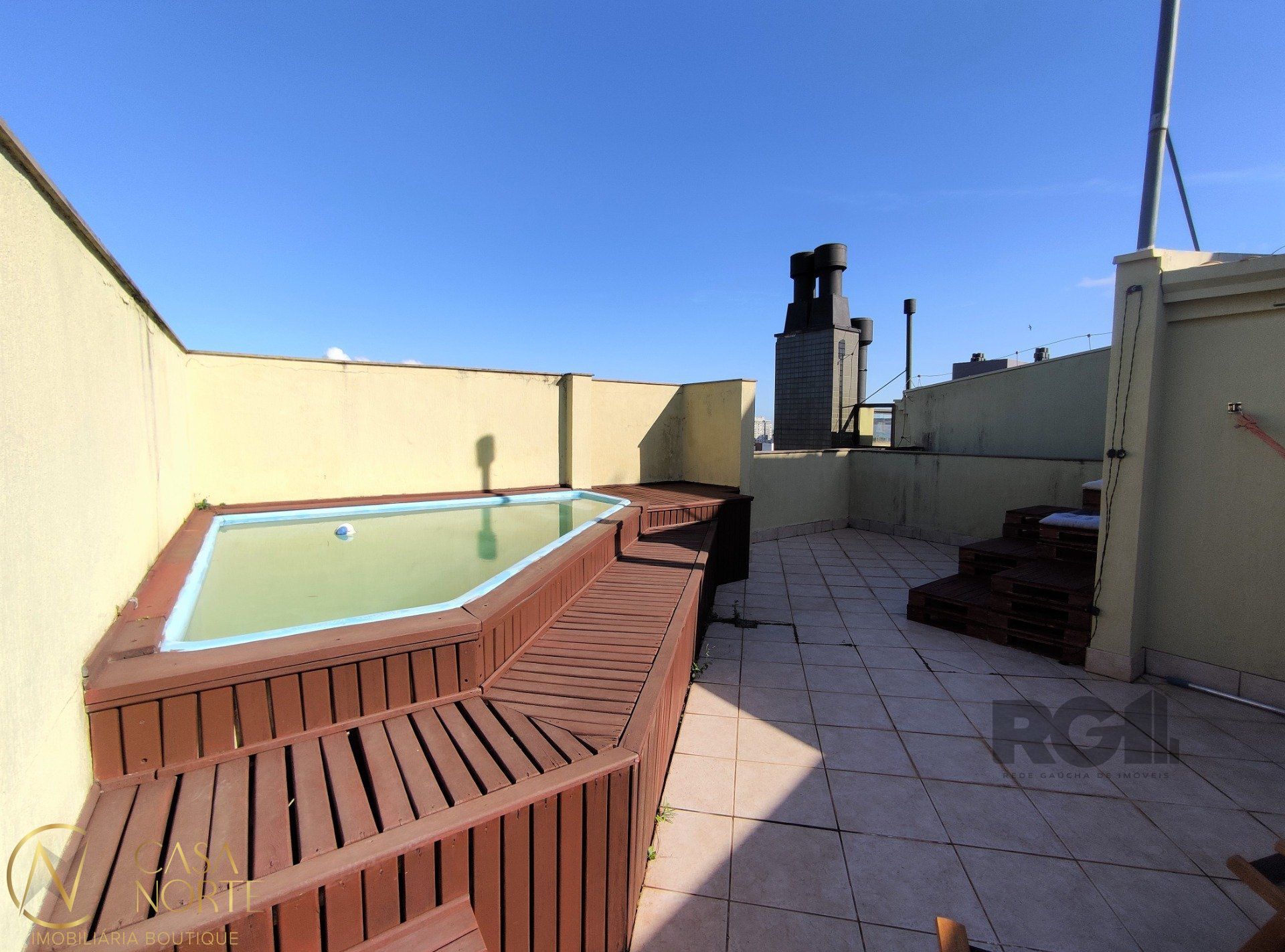 Cobertura à venda com 3 quartos, 187m², 1 suíte, 2 vagas, Rua Doutor Armando Barbedo no bairro Tristeza em Porto Alegre