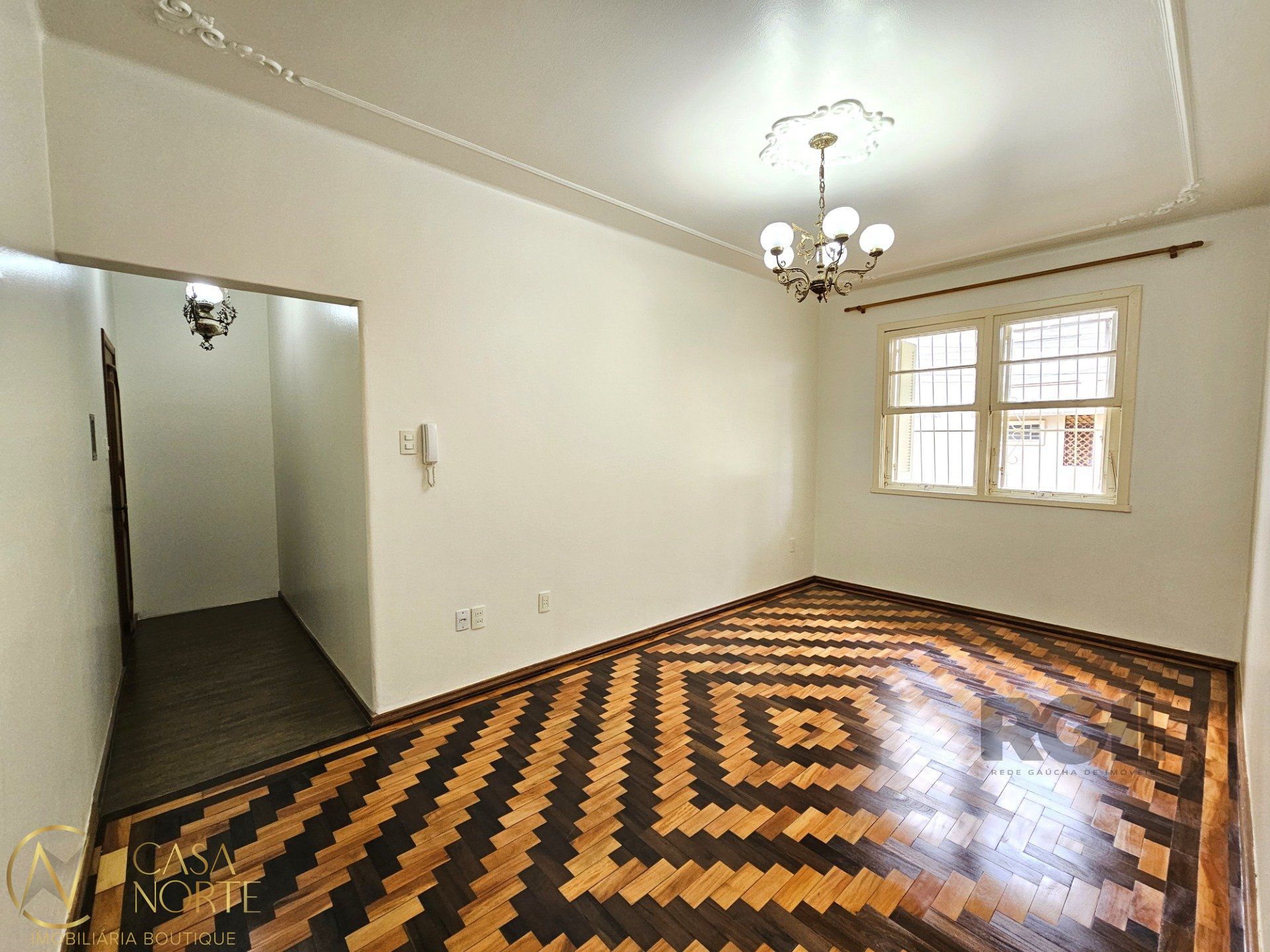 Apartamento à venda com 2 quartos, 52m², Avenida Guido Mondin no bairro São Geraldo em Porto Alegre