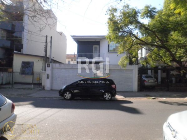 Terreno à venda  com 252m², Rua Dona Eugenia no bairro Santa Cecília em Porto Alegre