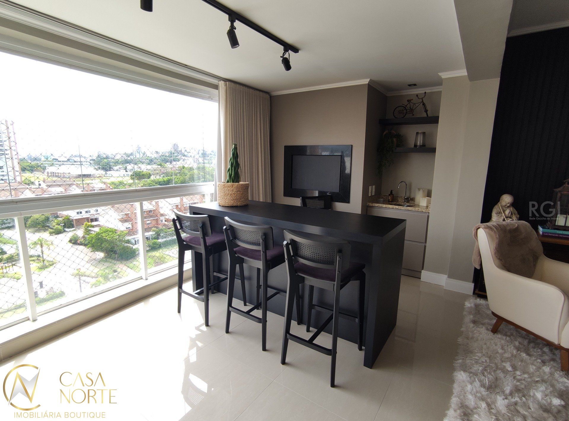 Apartamento à venda com 3 quartos, 162m², 3 suítes, 2 vagas, Rua Nicola Mathias Falci no bairro Jardim do Salso em Porto Alegre