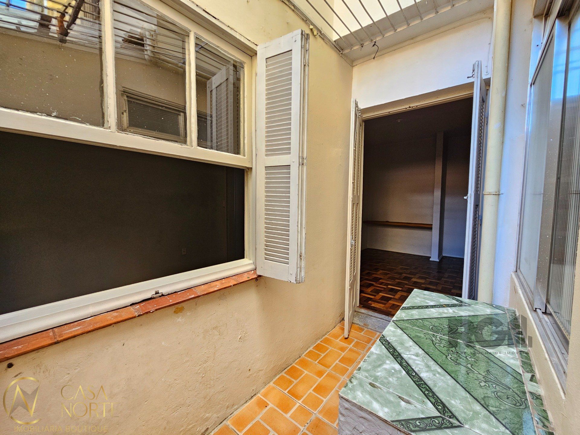 Apartamento à venda com 2 quartos, 69m², Travessa do Carmo no bairro Cidade Baixa em Porto Alegre