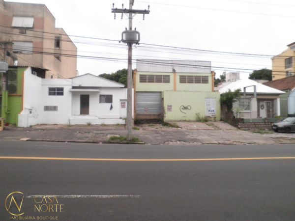 Terreno à venda  com 350m², 4 vagas, Avenida do Forte no bairro Vila Ipiranga em Porto Alegre