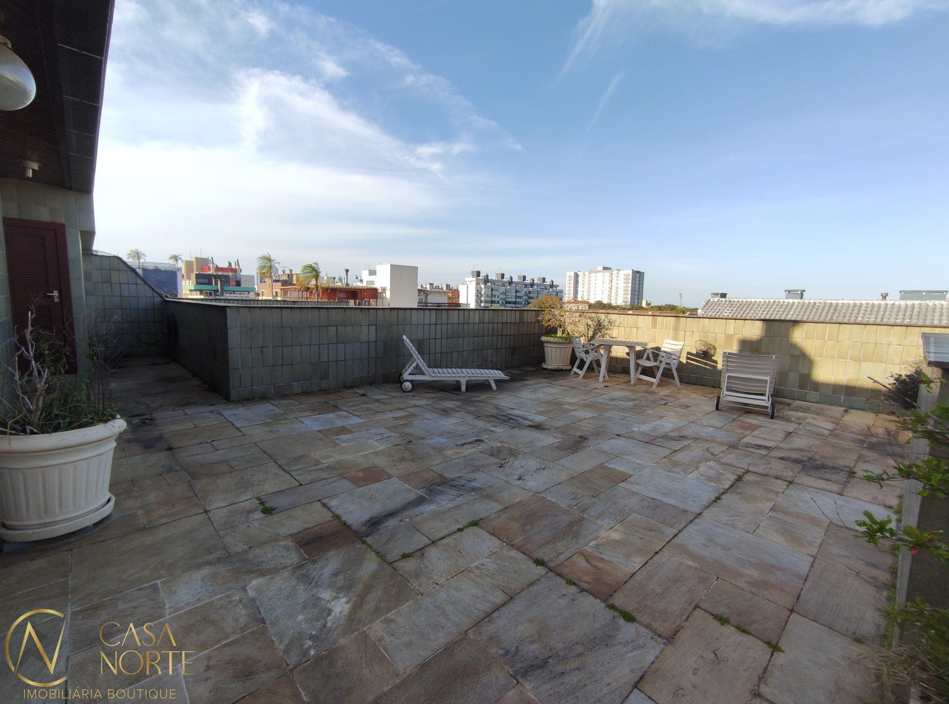 Cobertura à venda com 3 quartos, 354m², 1 suíte, 3 vagas, Avenida Panamericana no bairro Jardim Lindóia em Porto Alegre