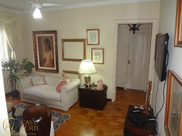 Apartamento à venda com 2 quartos, 59m², Rua Pedro Weingartner no bairro Rio Branco em Porto Alegre
