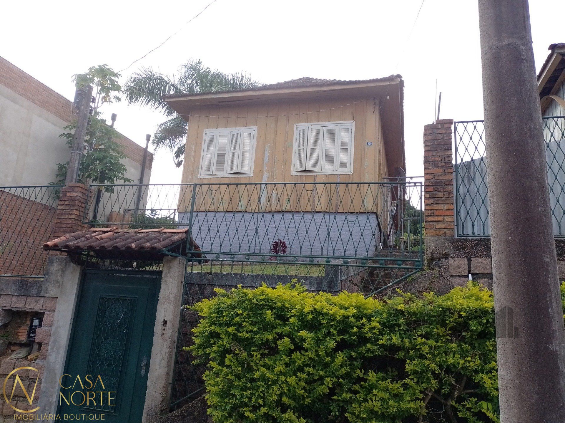 Terreno à venda  com 540m², Rua dos Guananas no bairro Espírito Santo em Porto Alegre