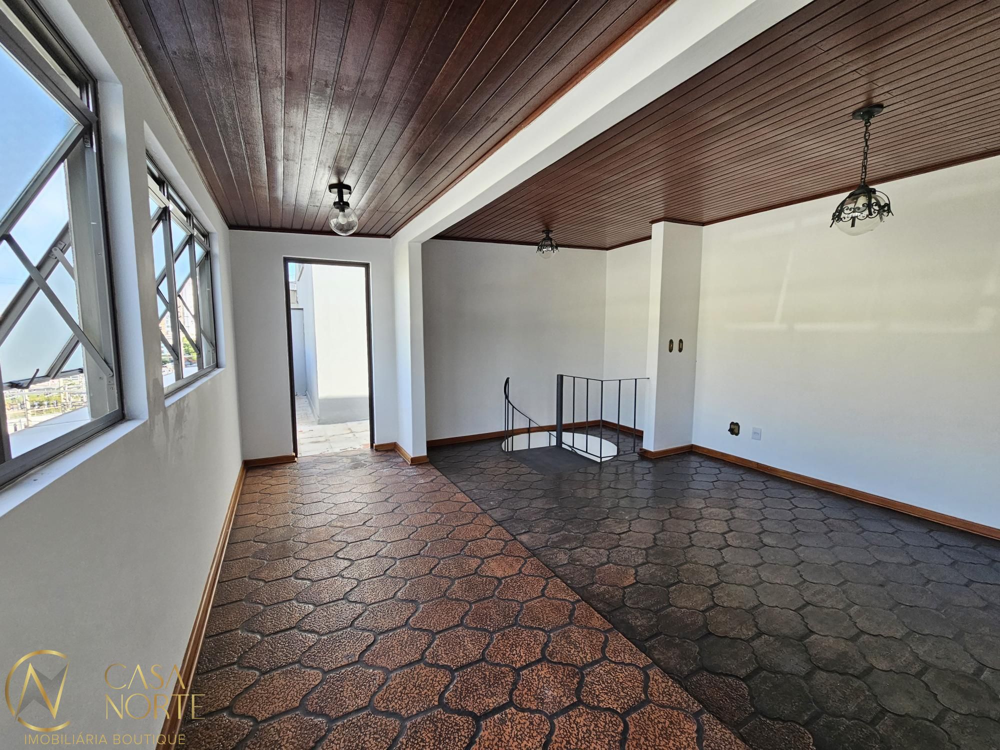 Cobertura à venda com 1 quarto, 97m², 1 vaga, Avenida Coronel Lucas de Oliveira no bairro Petrópolis em Porto Alegre