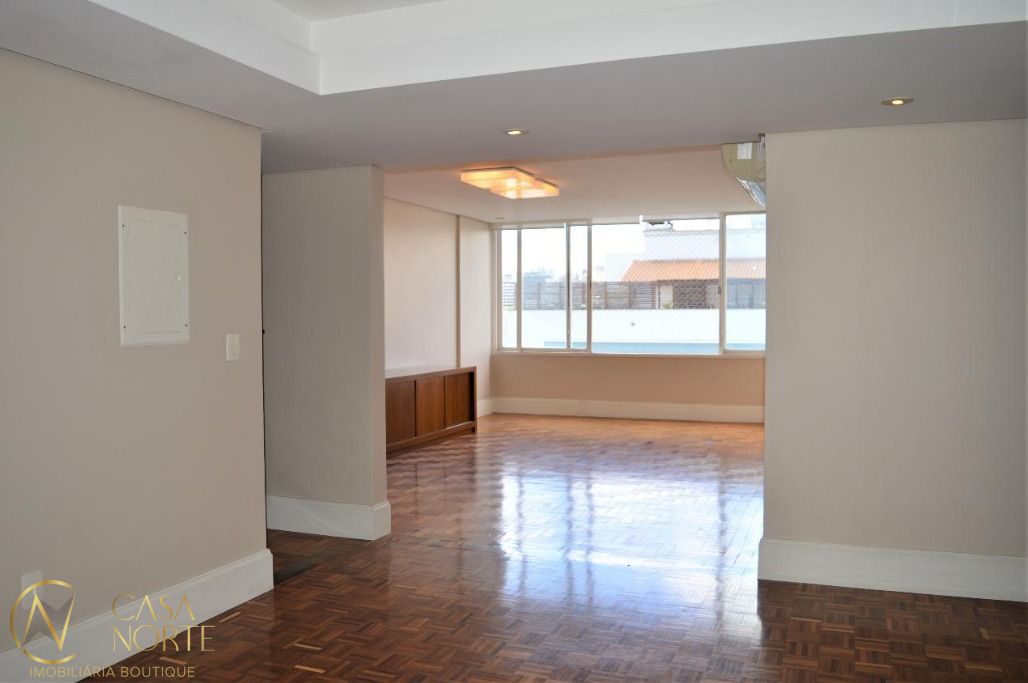 Apartamento à venda com 2 quartos, 147m², 1 suíte, 1 vaga, Rua Vinte e Quatro de Outubro no bairro Moinhos de Vento em Porto Alegre