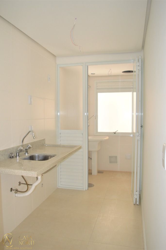 Apartamento à venda com 2 quartos, 96m², 1 suíte, 2 vagas, Rua Doutor Barros Cassal no bairro Floresta em Porto Alegre