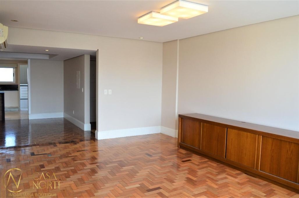 Apartamento à venda com 2 quartos, 147m², 1 suíte, 1 vaga, Rua Vinte e Quatro de Outubro no bairro Moinhos de Vento em Porto Alegre