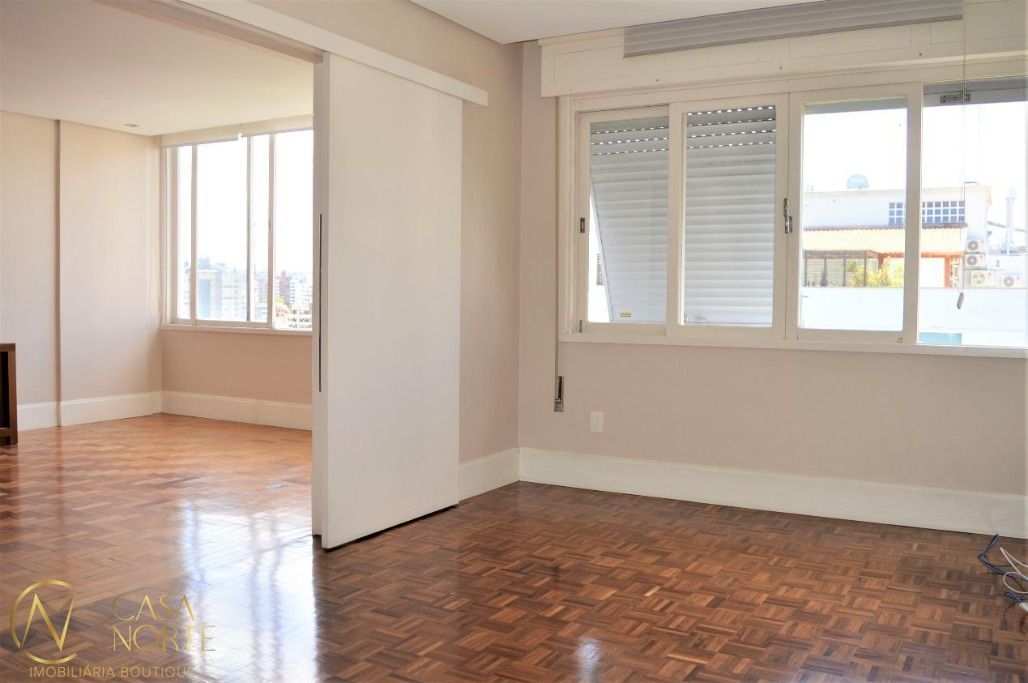 Apartamento à venda com 2 quartos, 147m², 1 suíte, 1 vaga, Rua Vinte e Quatro de Outubro no bairro Moinhos de Vento em Porto Alegre
