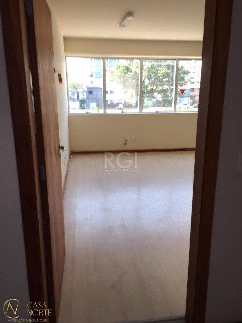 Sala Comercial à venda , 27m², Avenida Ipiranga no bairro Praia de Belas em Porto Alegre