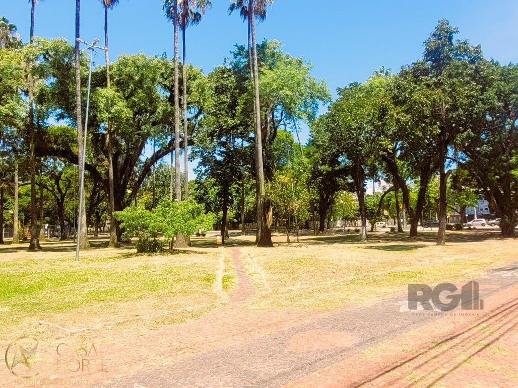 Apartamento à venda com 2 quartos, 72m², 1 vaga, Praça Garibaldi no bairro Azenha em Porto Alegre