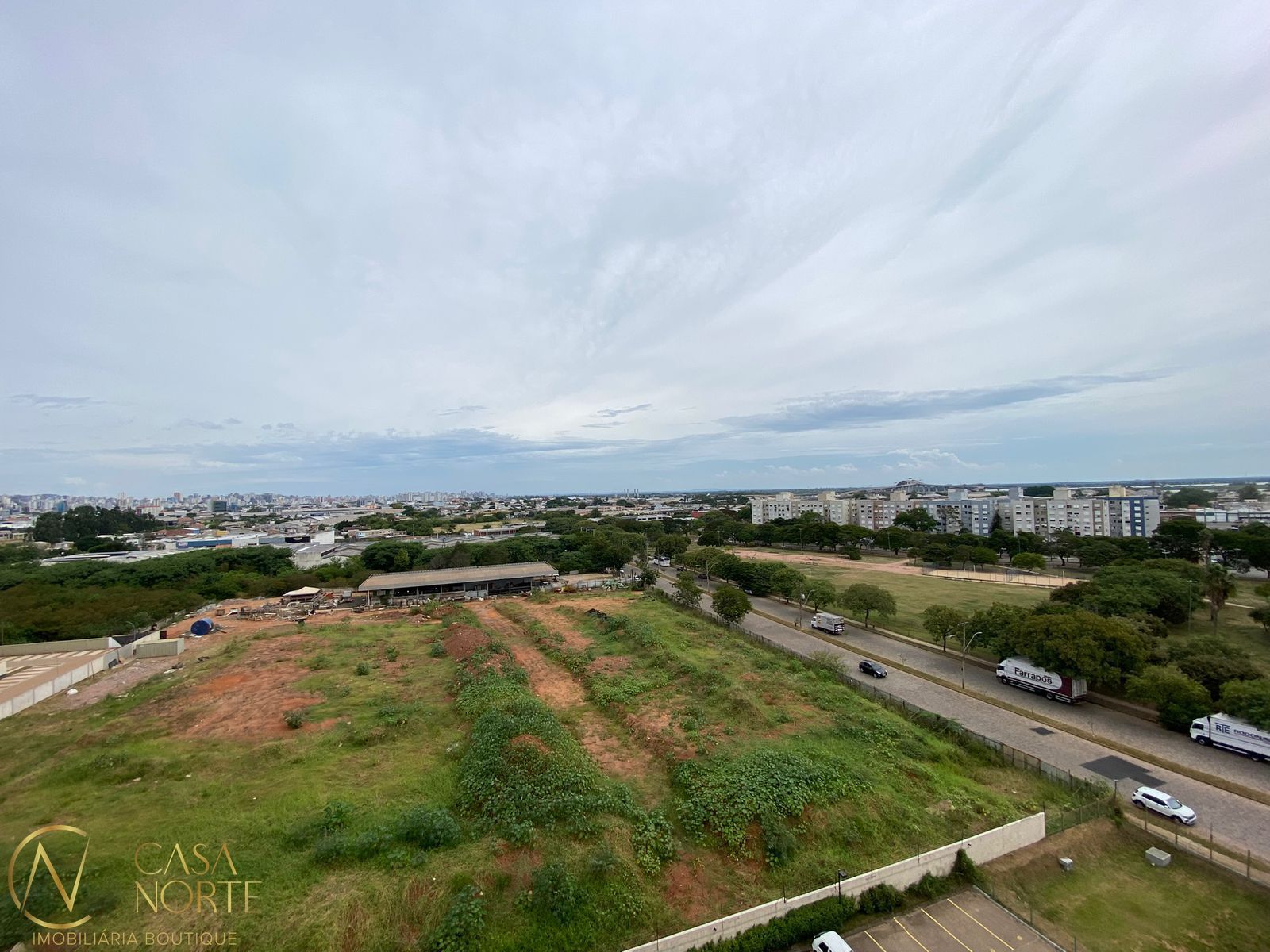 Apartamento à venda com 3 quartos, 65m², 1 suíte, 1 vaga, Rua Irmão Félix Roberto no bairro Humaitá em Porto Alegre