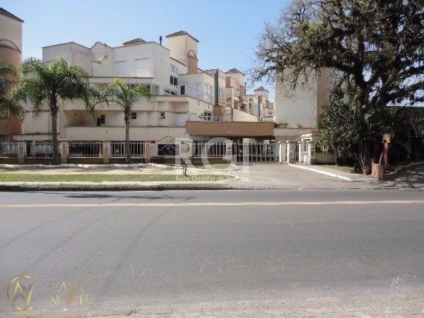Apartamento à venda com 3 quartos, 89m², 1 suíte, 1 vaga, Avenida Coronel Marcos no bairro Pedra Redonda em Porto Alegre