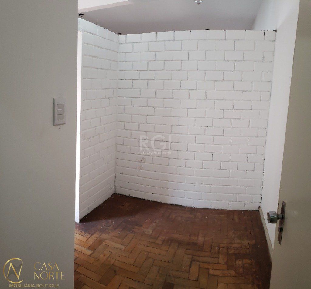 Sala Comercial à venda , 80m², Avenida Assis Brasil no bairro Cristo Redentor em Porto Alegre
