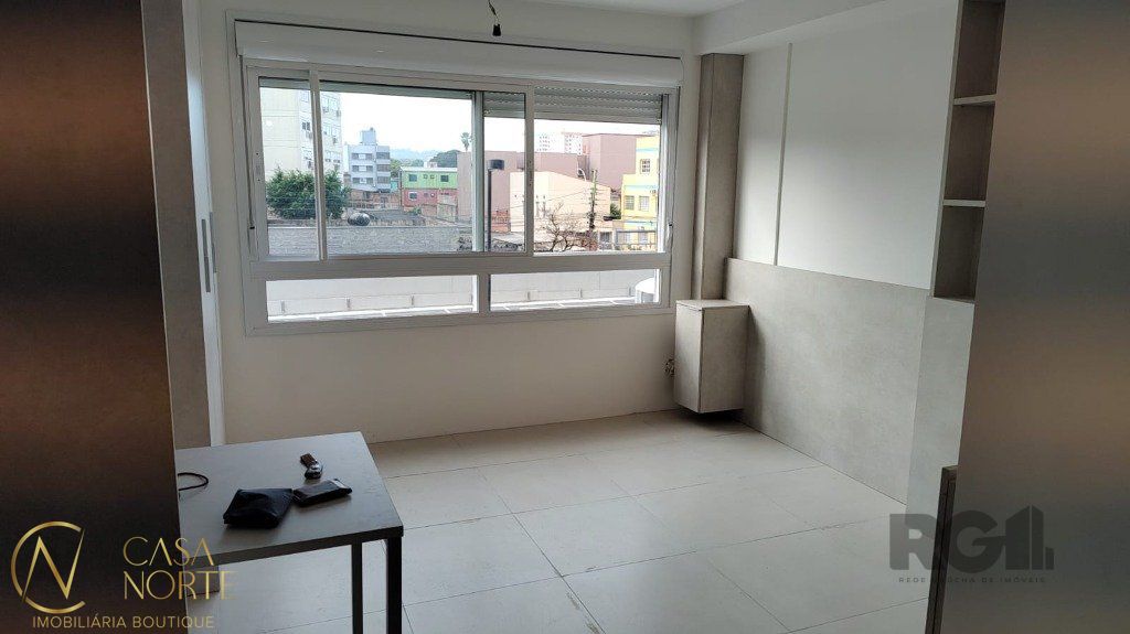 Apartamento à venda com 1 quarto, 26m², 1 vaga, Avenida dos Cubanos no bairro Partenon em Porto Alegre