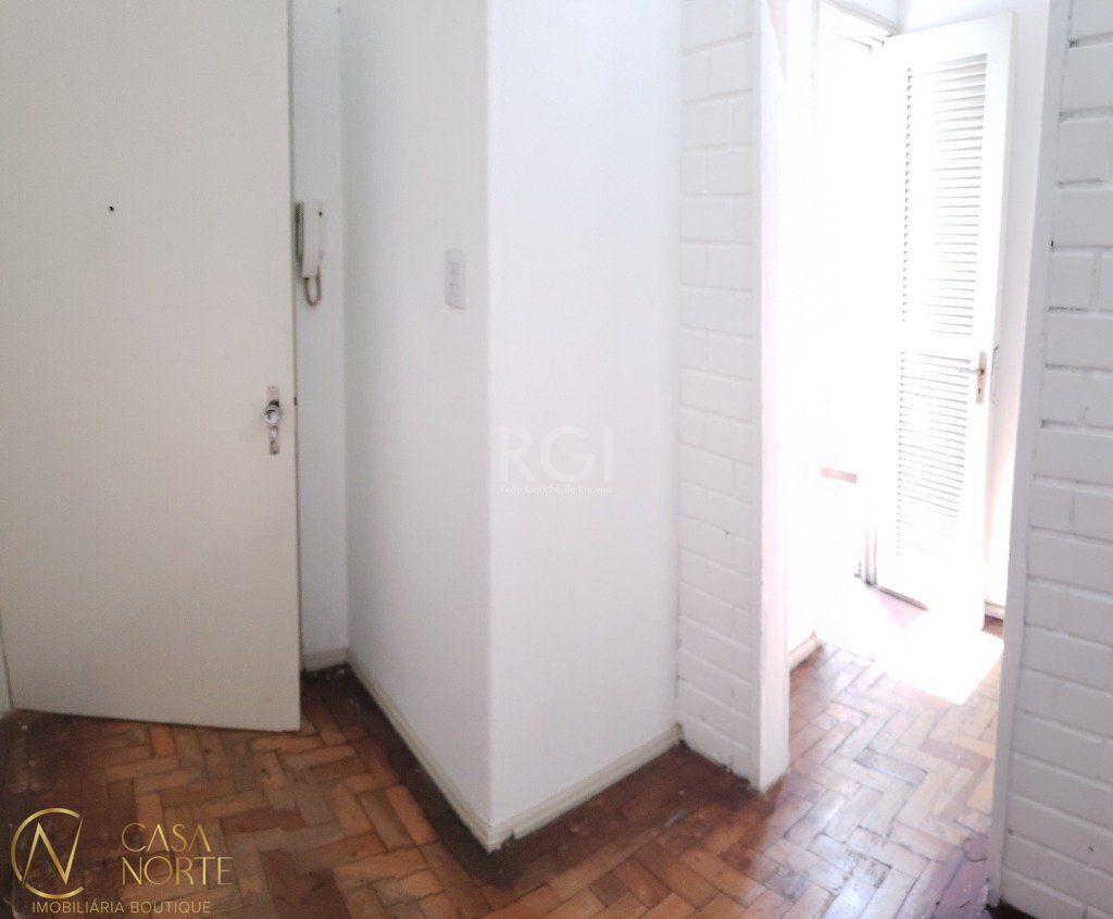 Sala Comercial à venda , 80m², Avenida Assis Brasil no bairro Cristo Redentor em Porto Alegre