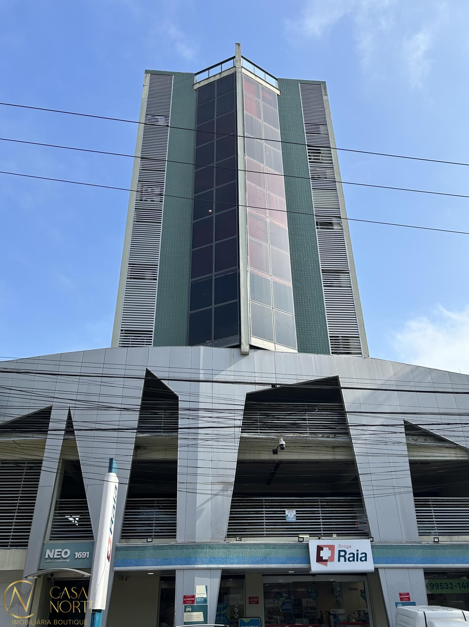 Sala Comercial à venda com 1 quarto, 49m², 1 vaga, Avenida Getúlio Vargas no bairro Menino Deus em Porto Alegre