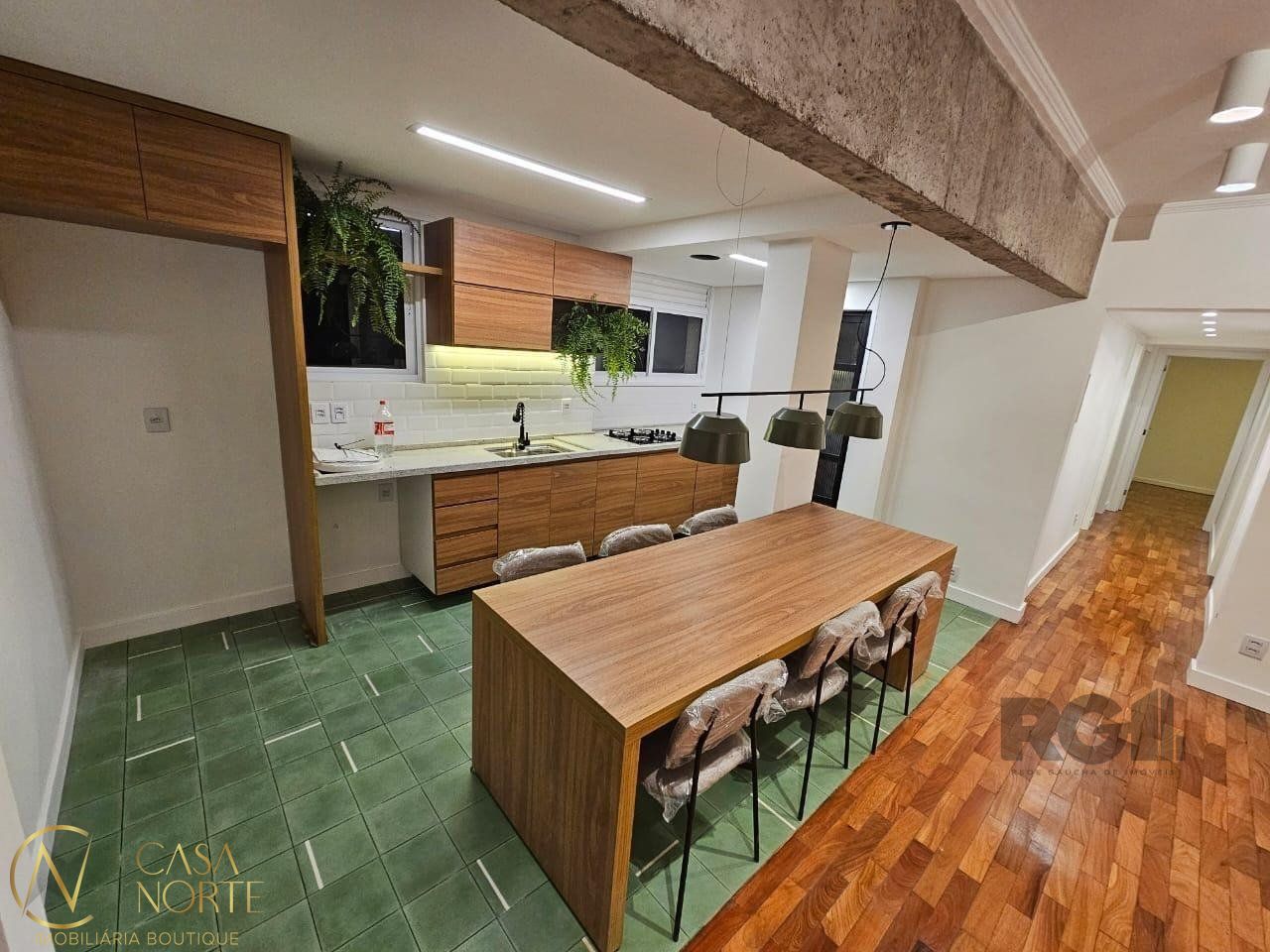Apartamento à venda com 3 quartos, 92m², 1 suíte, 1 vaga, Rua São Manoel no bairro Partenon em Porto Alegre
