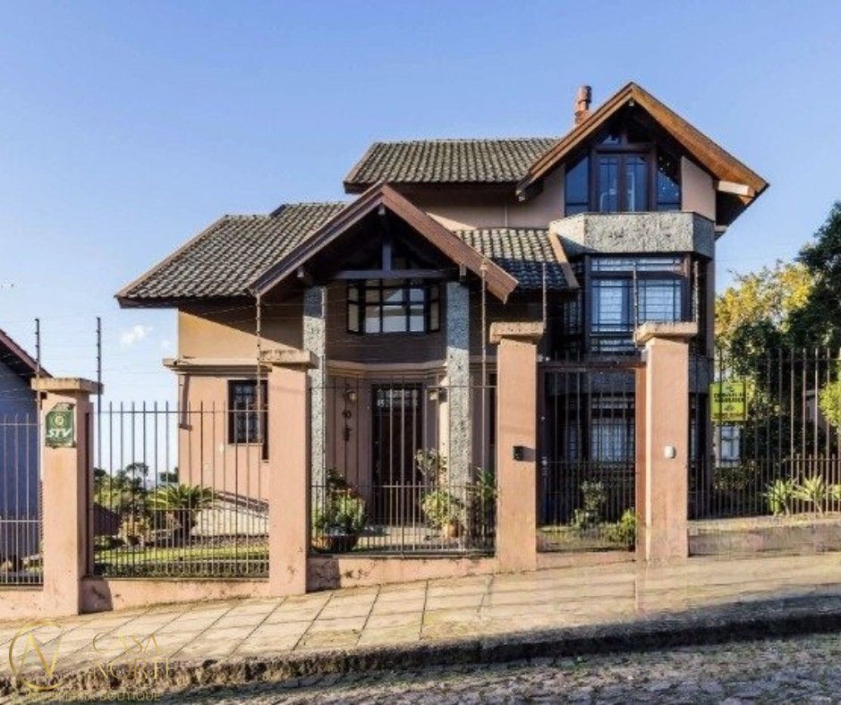 Casa à venda com 3 quartos, 350m², 1 suíte, 4 vagas, Rua Sady Barros Hofmeister no bairro Teresópolis em Porto Alegre