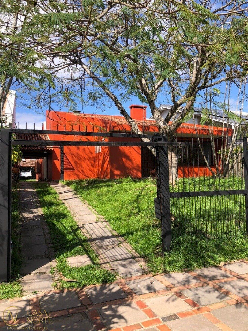 Casa à venda com 5 quartos, 230m², 2 suítes, 5 vagas, Avenida Saul Nonnenmacher no bairro Ipanema em Porto Alegre