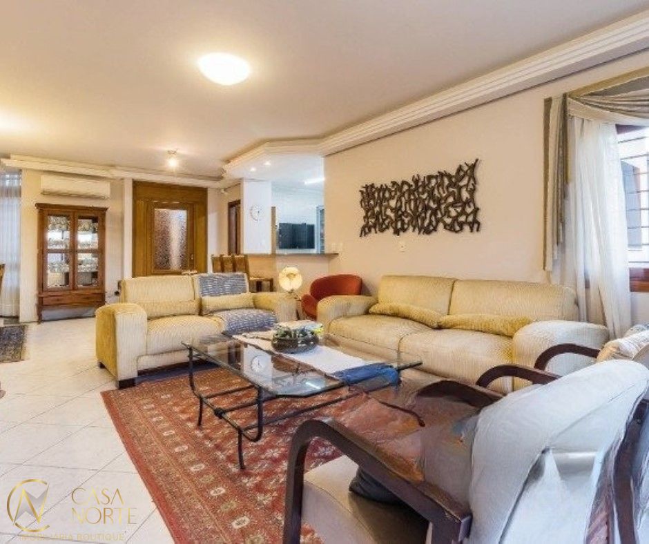 Casa à venda com 3 quartos, 350m², 1 suíte, 4 vagas, Rua Sady Barros Hofmeister no bairro Teresópolis em Porto Alegre