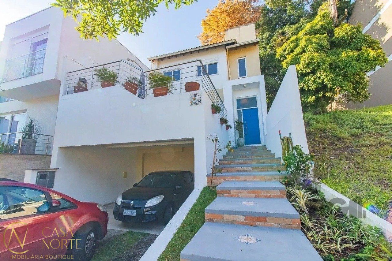 Casa de Condomínio à venda com 2 quartos, 185m², 2 suítes, 4 vagas, Rua Adriano Pereira da Silva no bairro Vila Nova em Porto Alegre