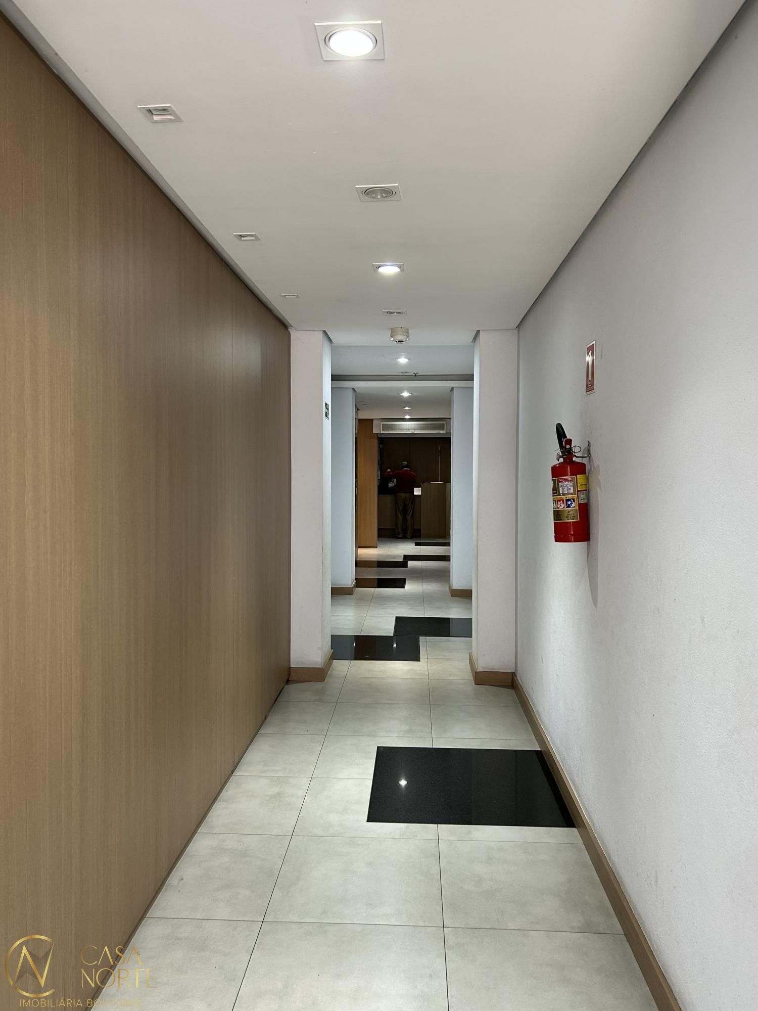 Sala Comercial à venda com 1 quarto, 49m², 1 vaga, Avenida Getúlio Vargas no bairro Menino Deus em Porto Alegre